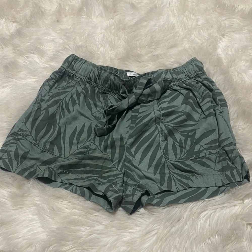 Nicole Miller High Waist Green Tropical Shorts
